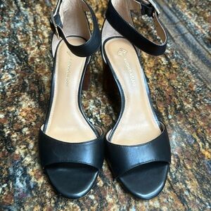 Antonio Melani Black Leather Size 7.5 M Open Toe Block Heels Sandals/Shoes